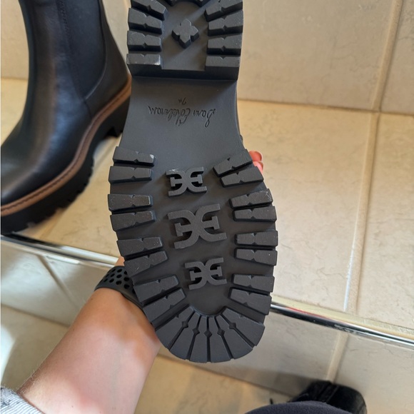 Sam Edelman lug sole waterproof Chelsea boot NWOT - Picture 3 of 3